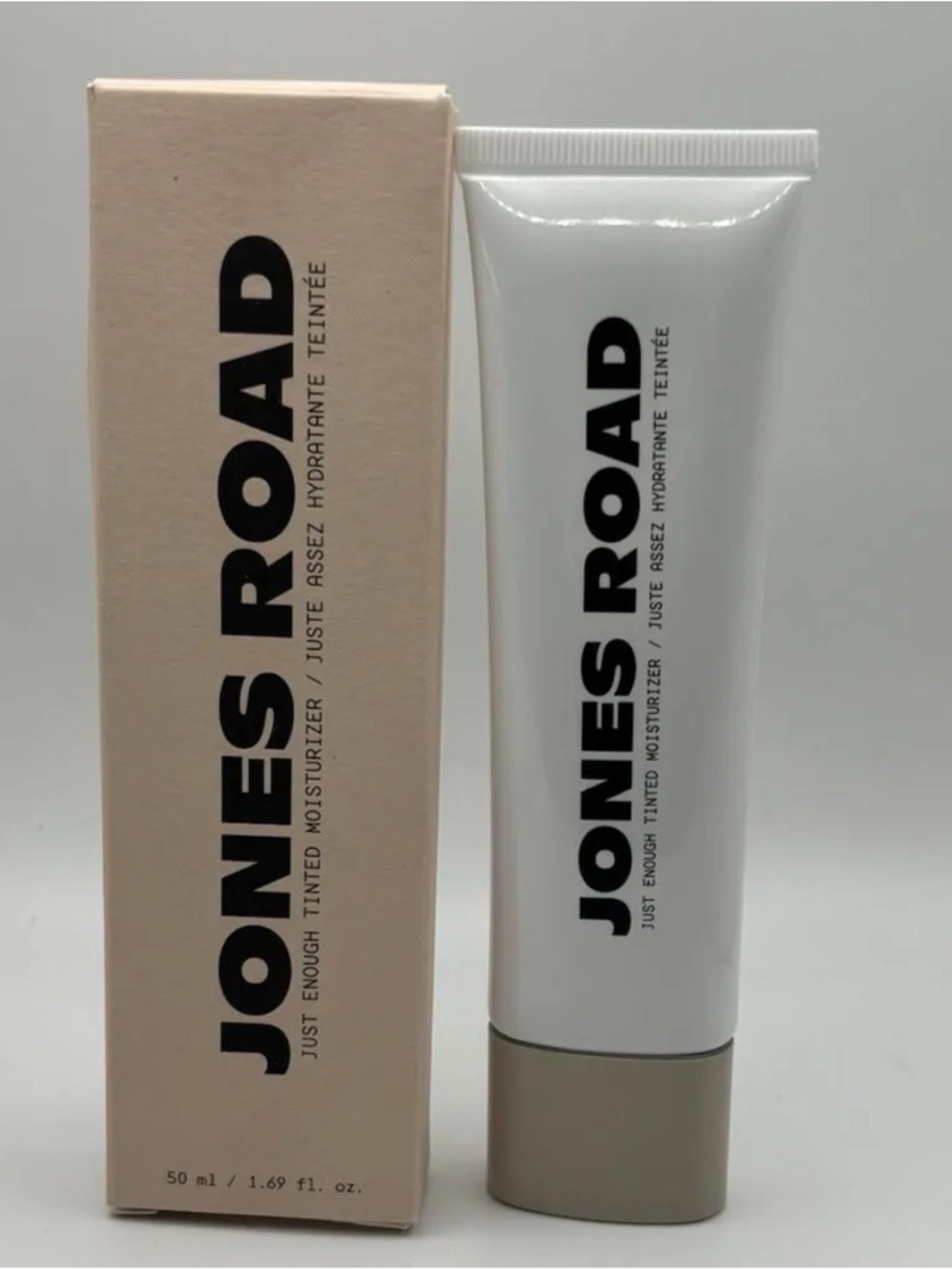 JONES ROAD Just Enough Tinted Moisturizer - light Clair